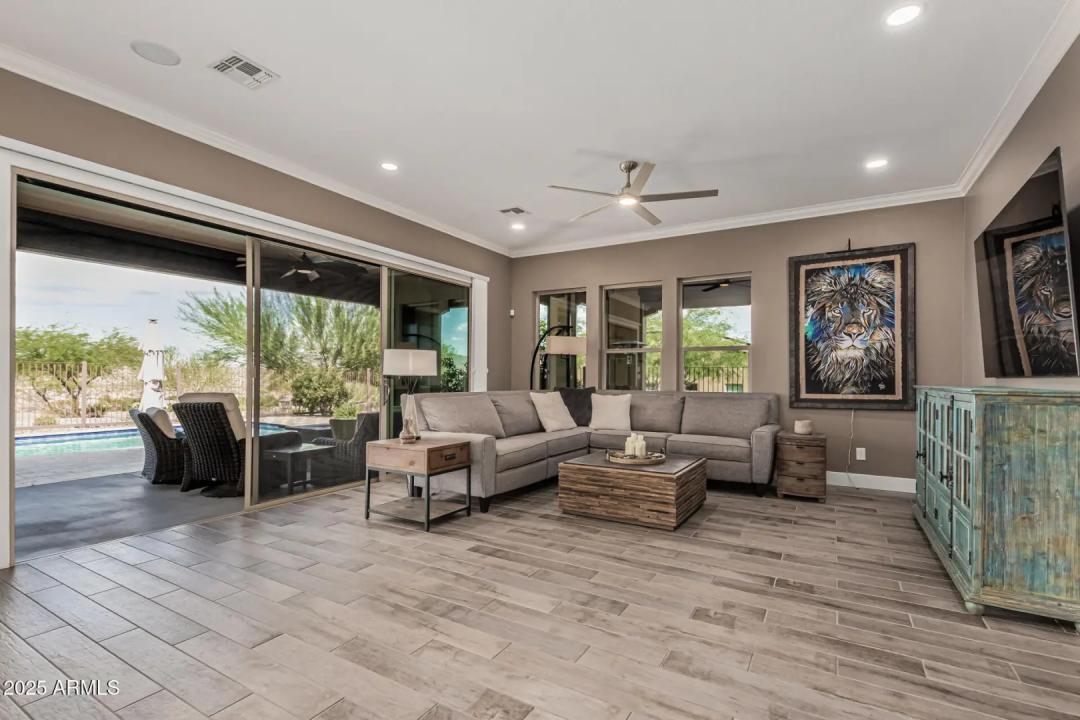 Real Estate Picture 16