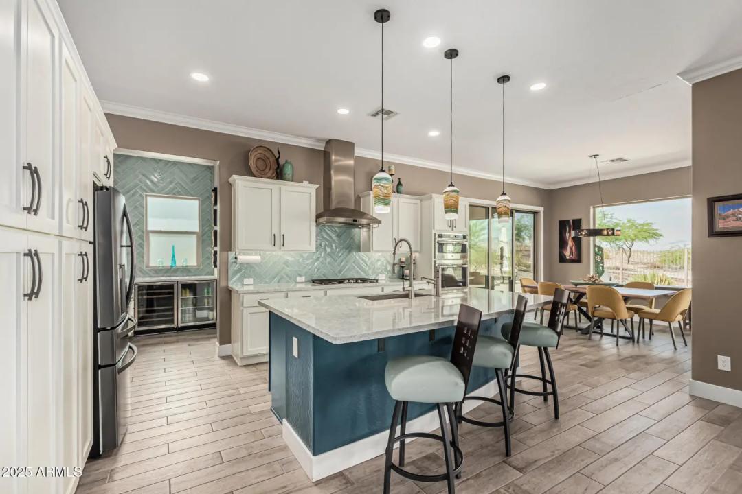 Real Estate Picture 6