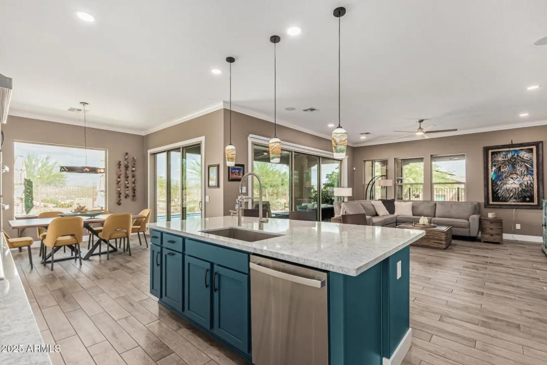 Real Estate Picture 7