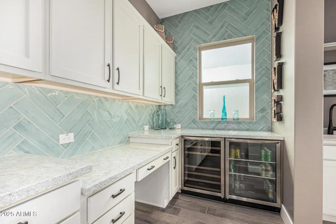 Real Estate Picture 9