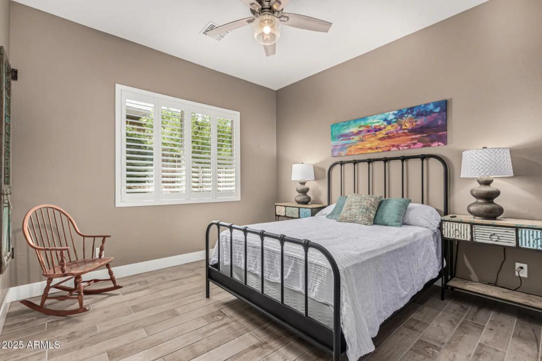 Real Estate Picture 25