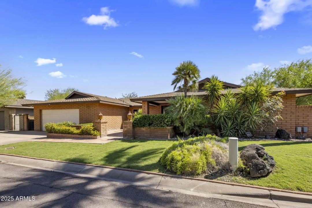 Real Estate Picture 3