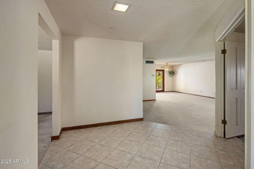 Real Estate Picture 7