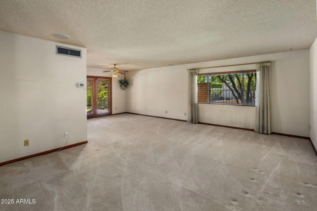 Real Estate Picture 8