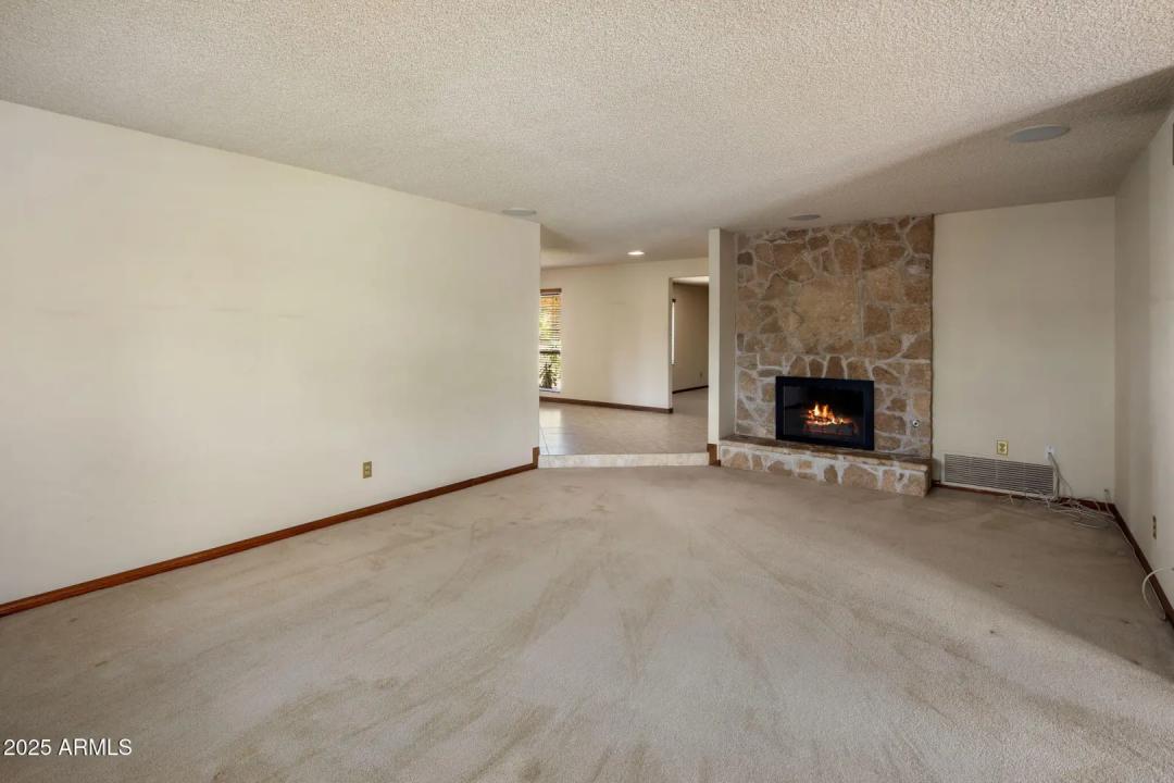 Real Estate Picture 9