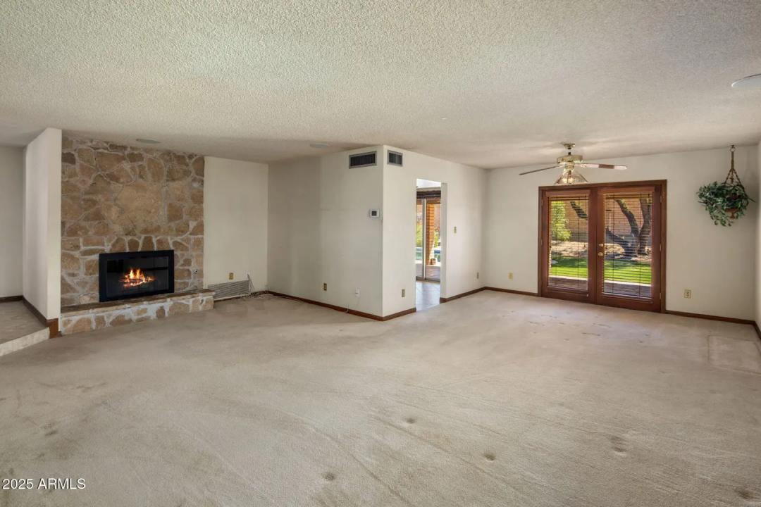 Real Estate Picture 10