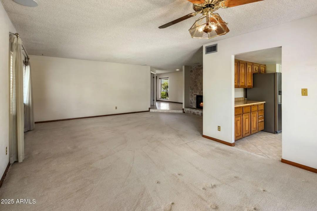Real Estate Picture 11