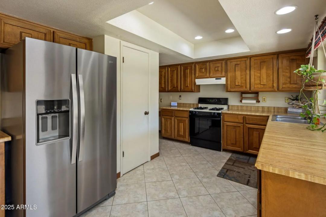 Real Estate Picture 14