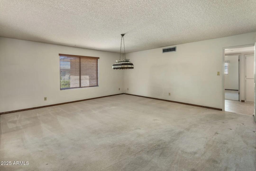 Real Estate Picture 16