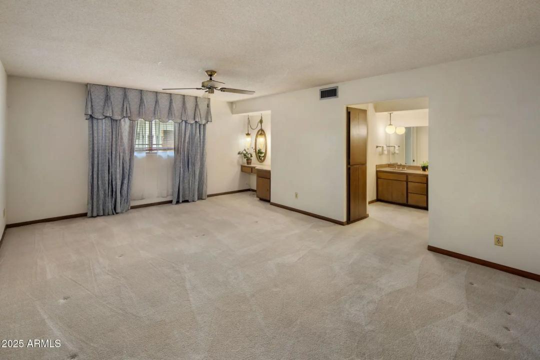 Real Estate Picture 19