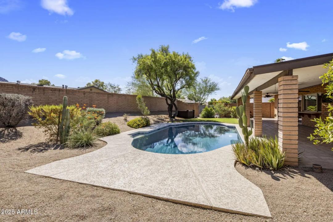 Real Estate Picture 33
