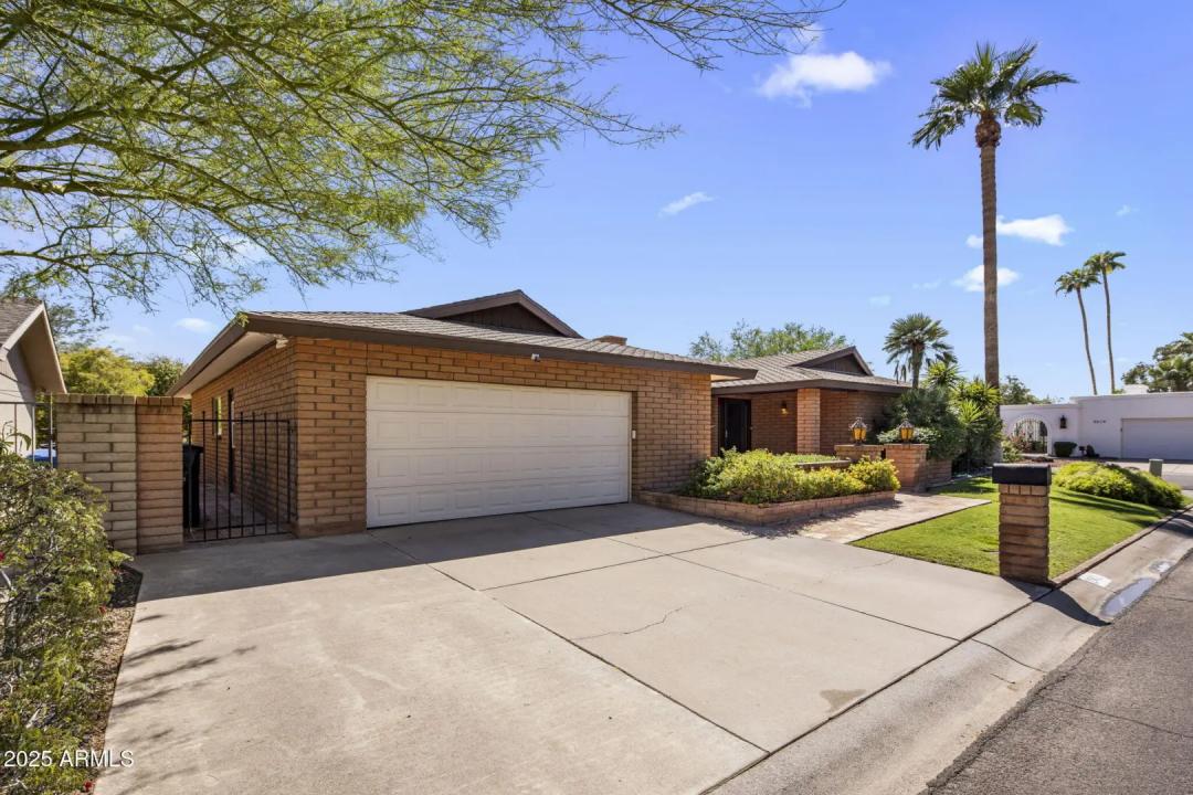 Real Estate Picture 4