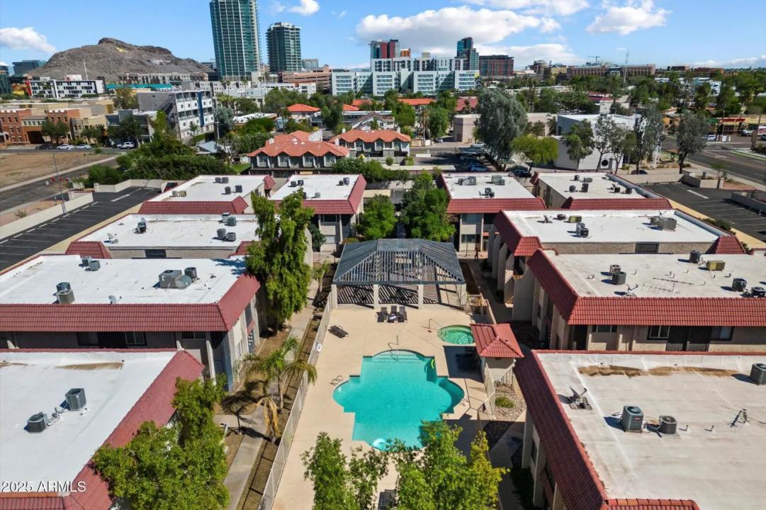 Real Estate Picture 23