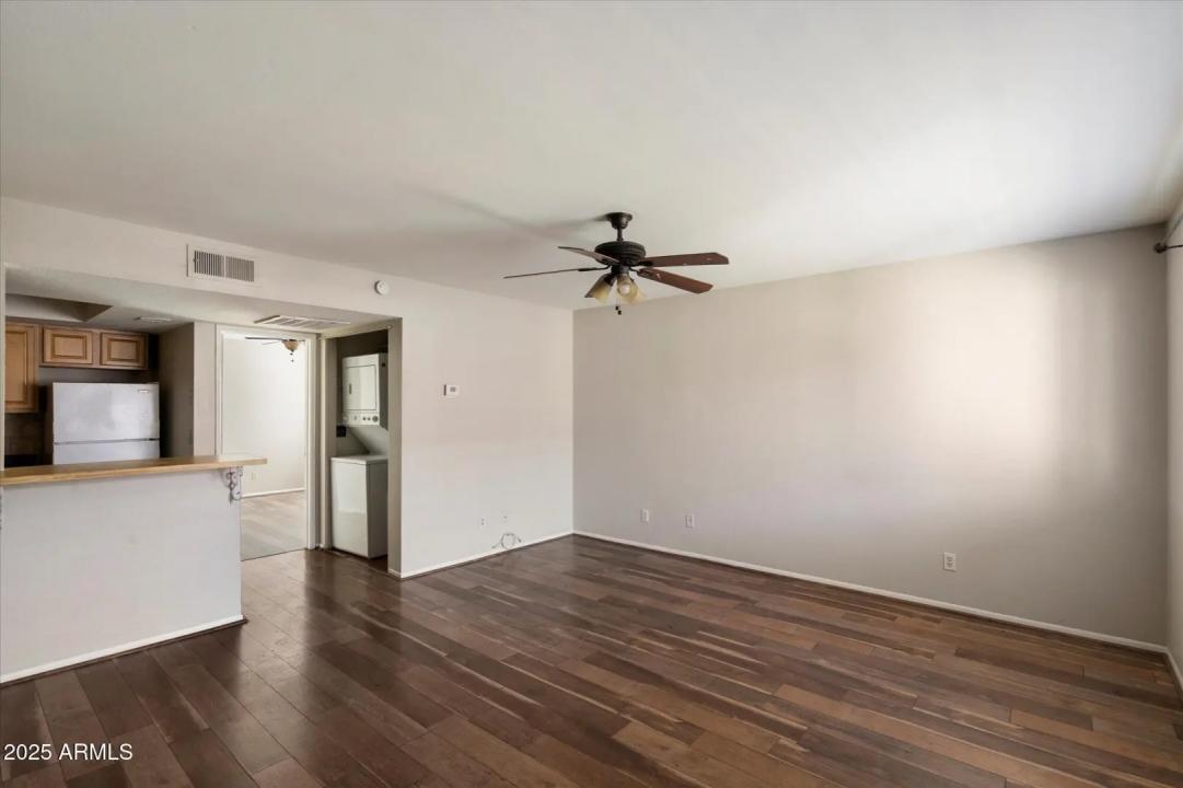 Real Estate Picture 7