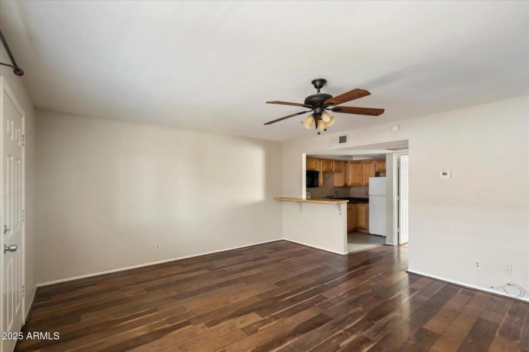 Real Estate Picture 10