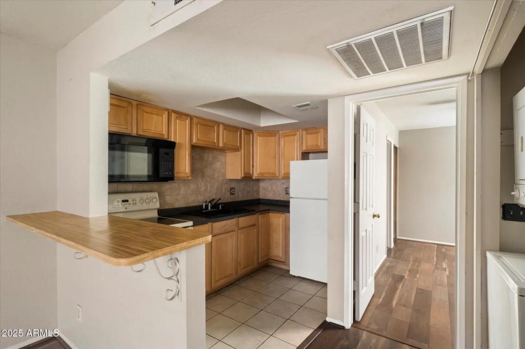 Real Estate Picture 13