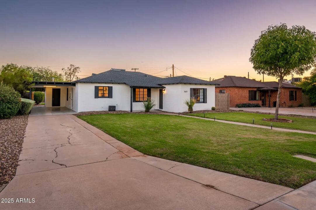 Real Estate Picture 3