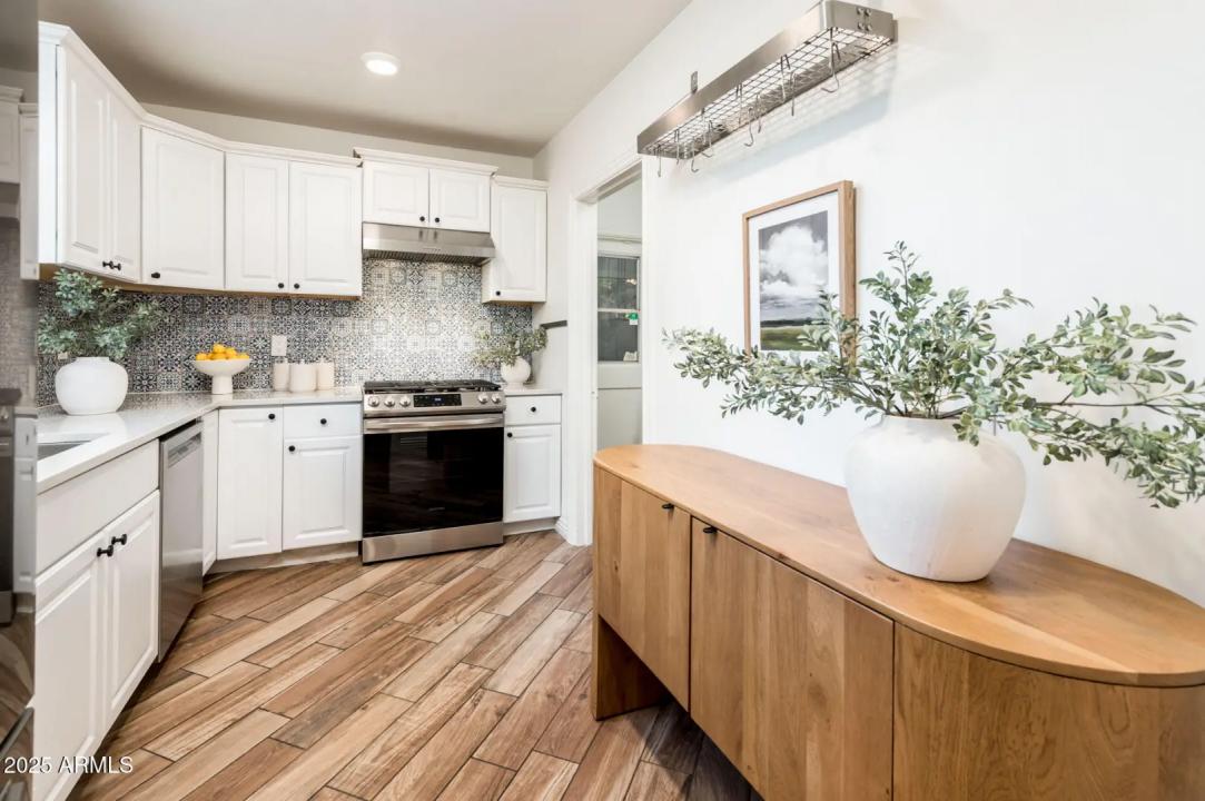 Real Estate Picture 22