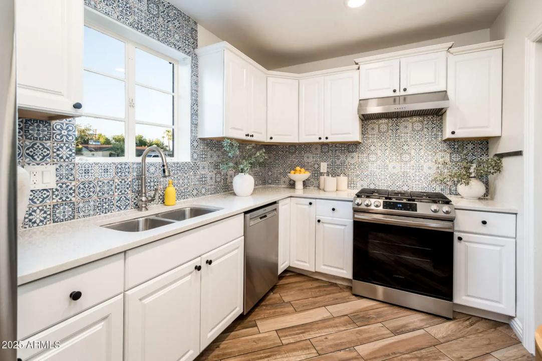 Real Estate Picture 23