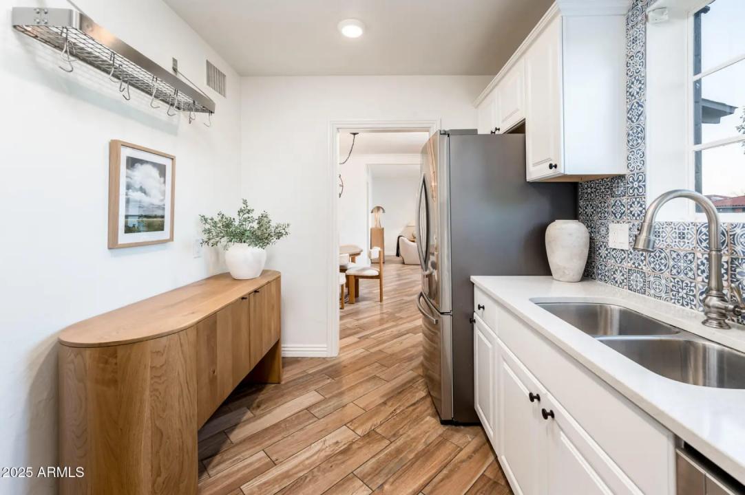 Real Estate Picture 25