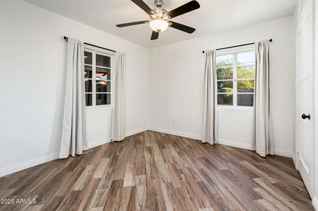 Real Estate Picture 28