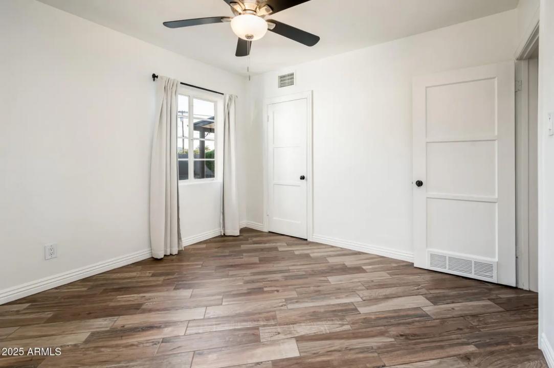 Real Estate Picture 29