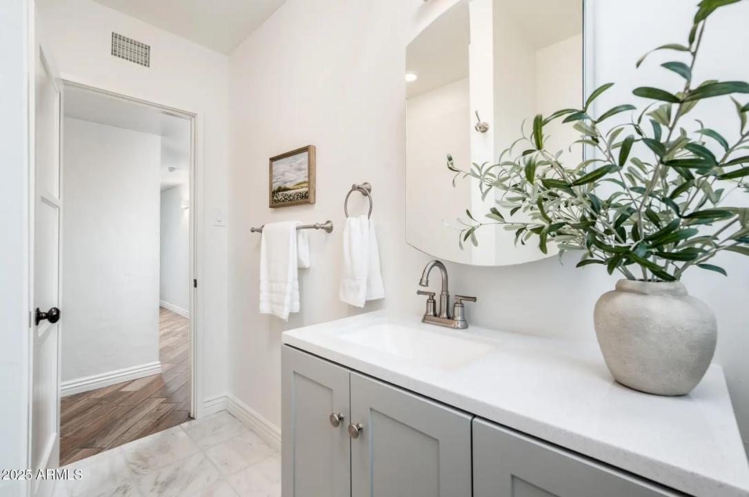 Real Estate Picture 33