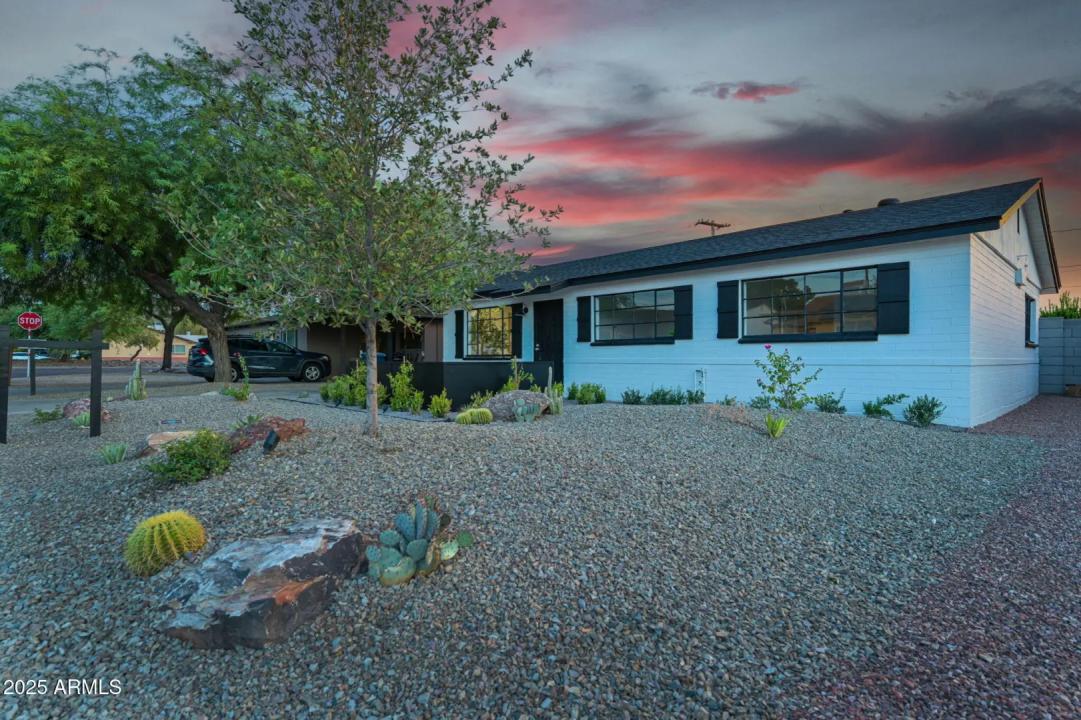 Real Estate Picture 3