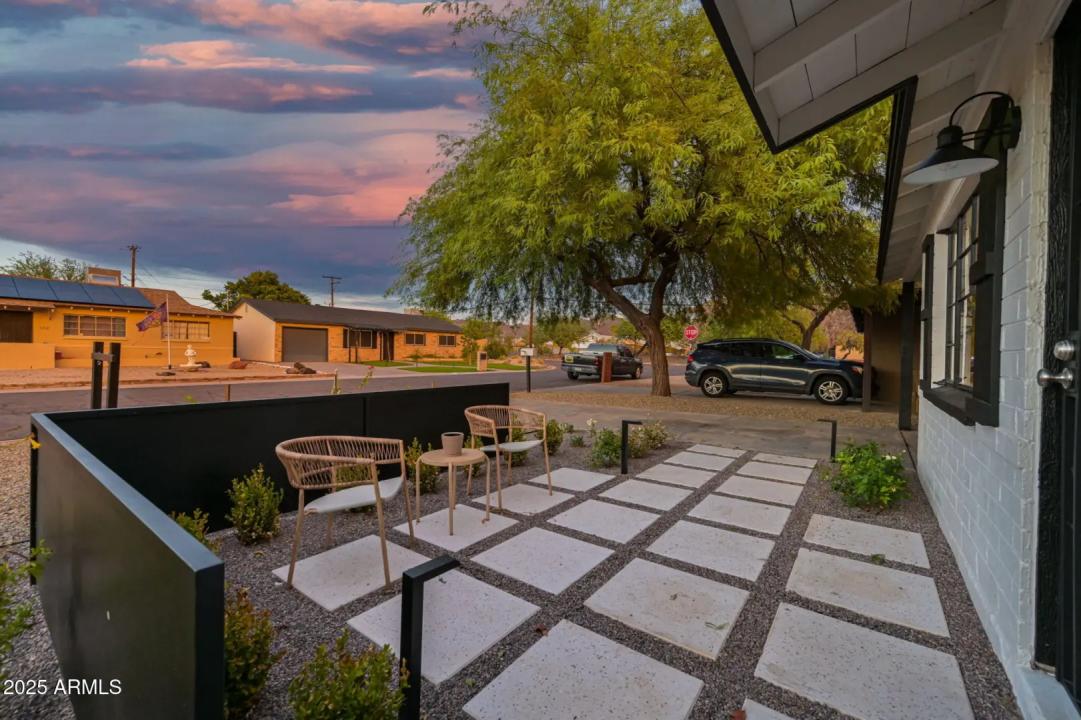Real Estate Picture 7