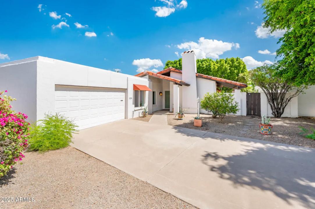 Real Estate Picture 6