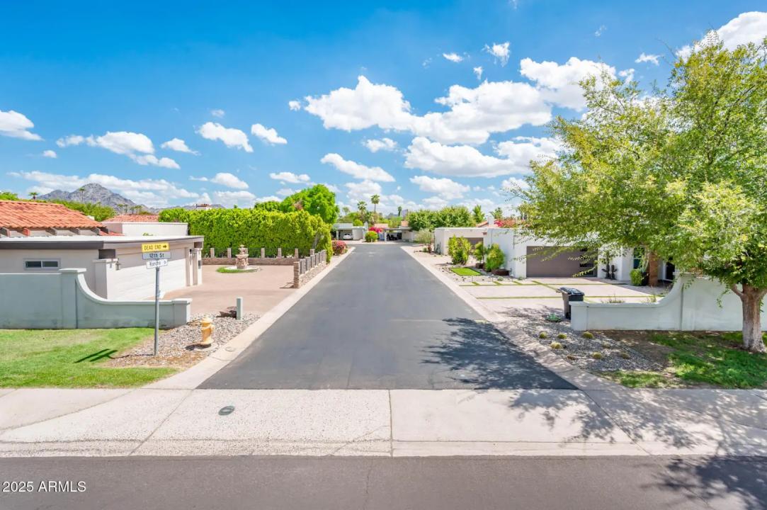 Real Estate Picture 10