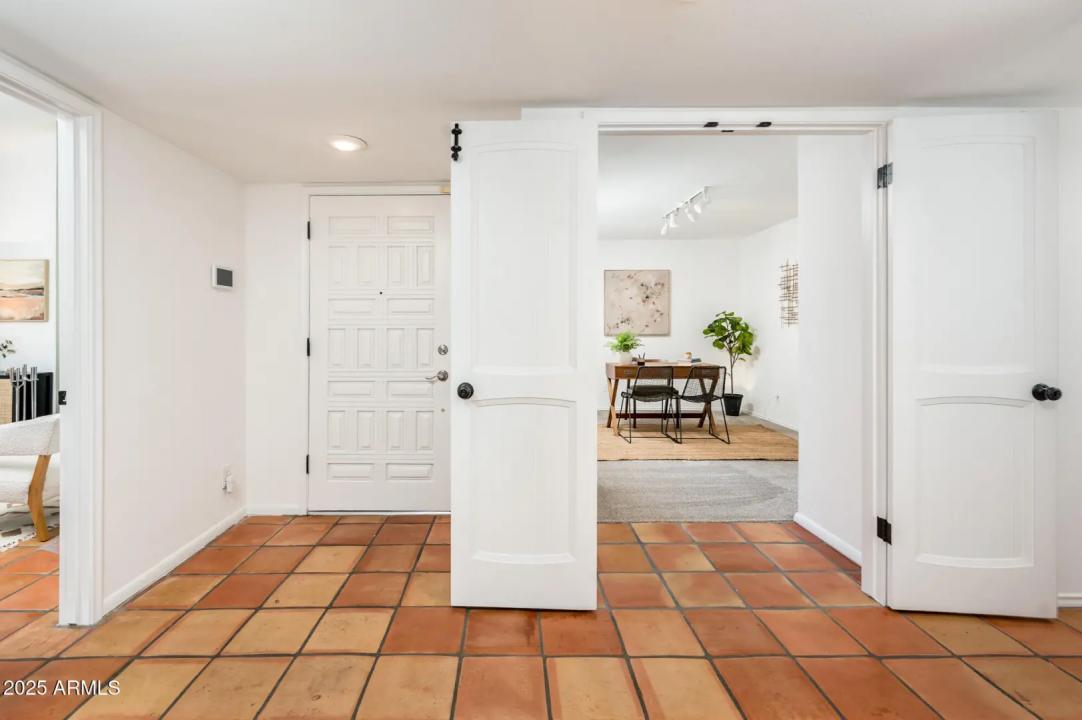 Real Estate Picture 14
