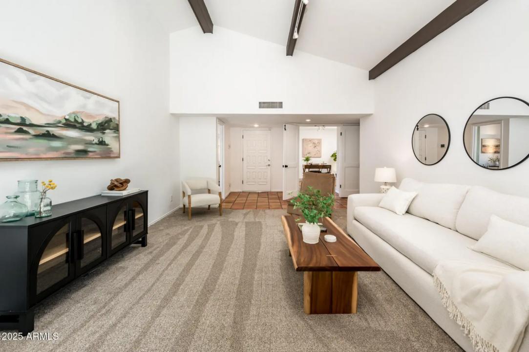Real Estate Picture 15