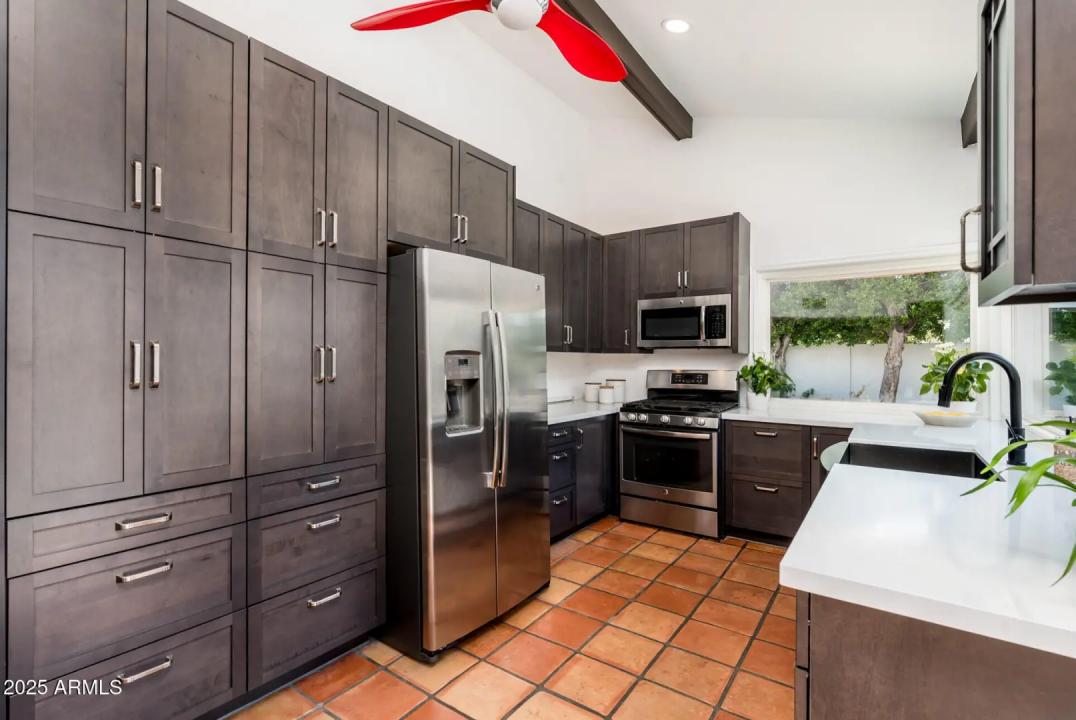 Real Estate Picture 19