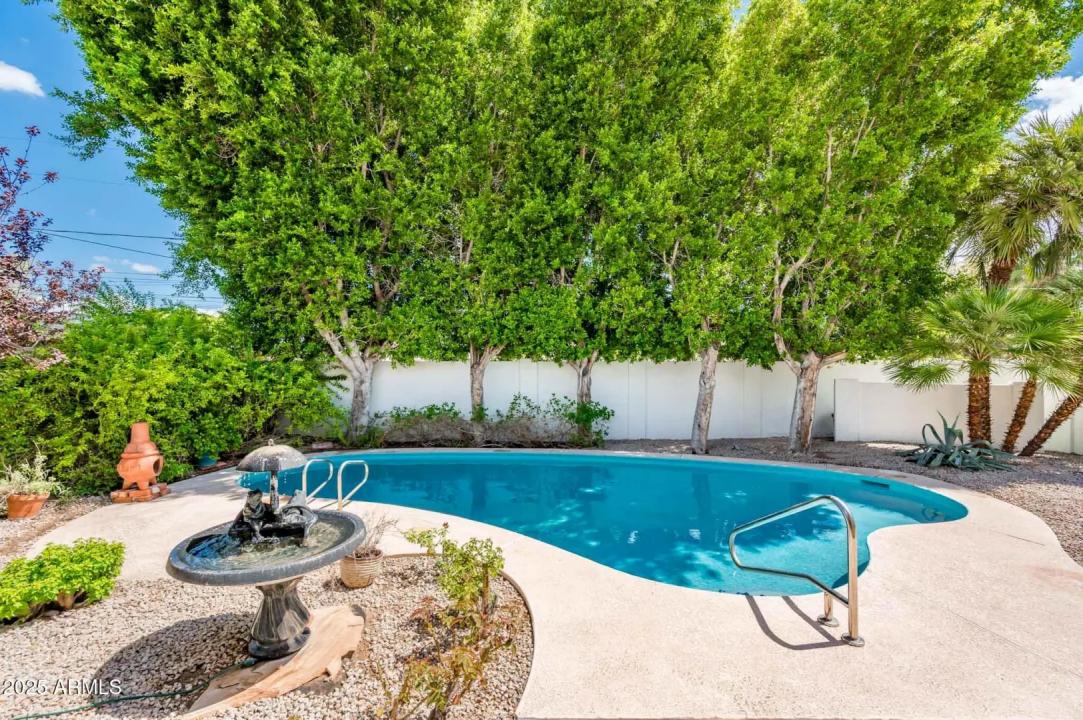 Real Estate Picture 37