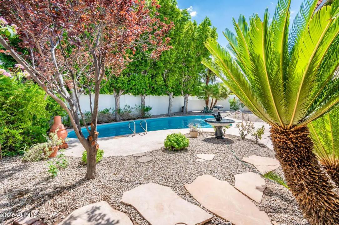 Real Estate Picture 24