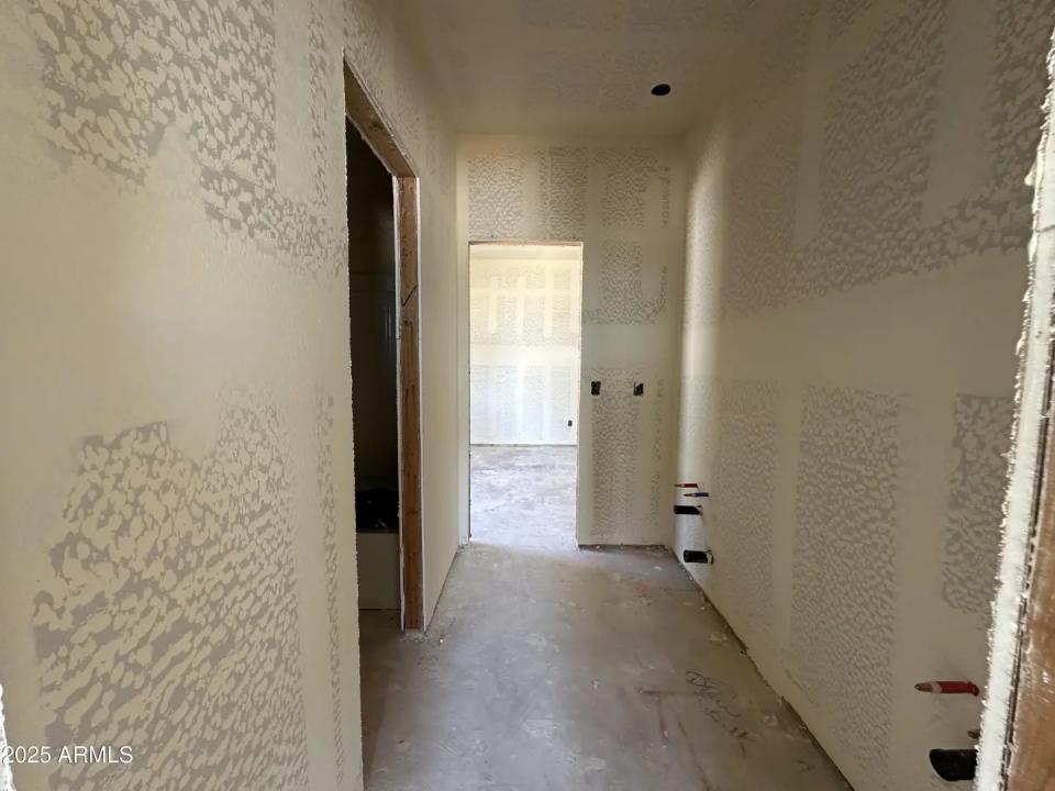 Real Estate Picture 5