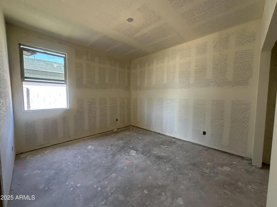 Real Estate Picture 6