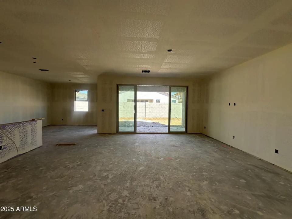 Real Estate Picture 8