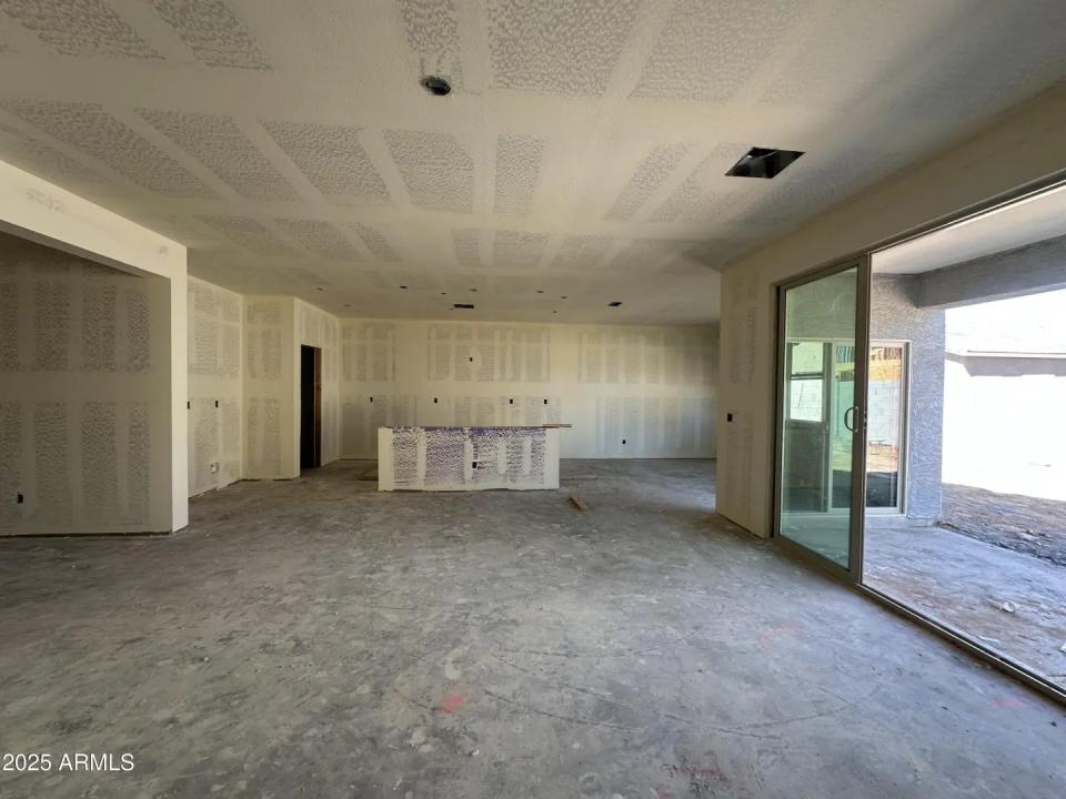 Real Estate Picture 9