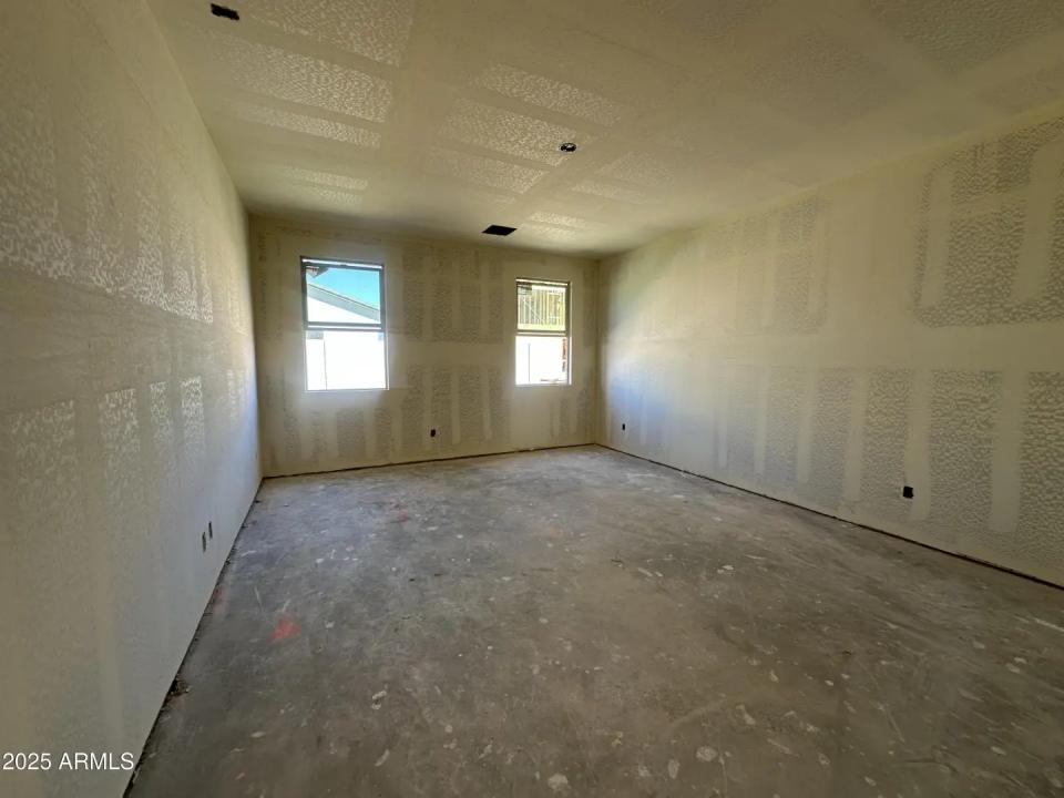 Real Estate Picture 12