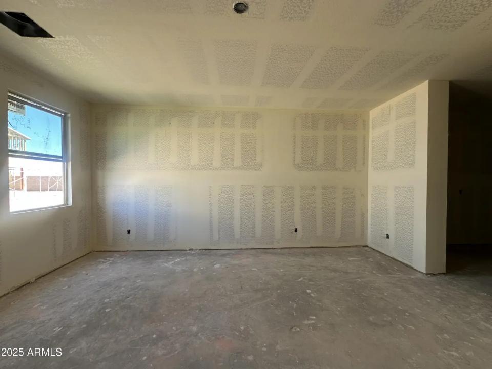 Real Estate Picture 13