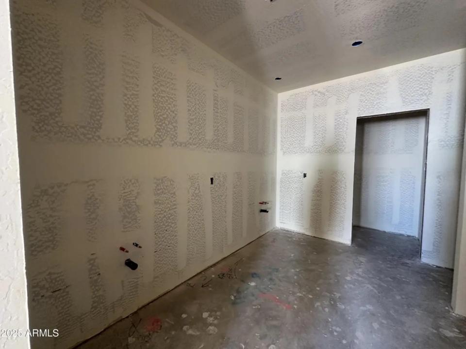 Real Estate Picture 15