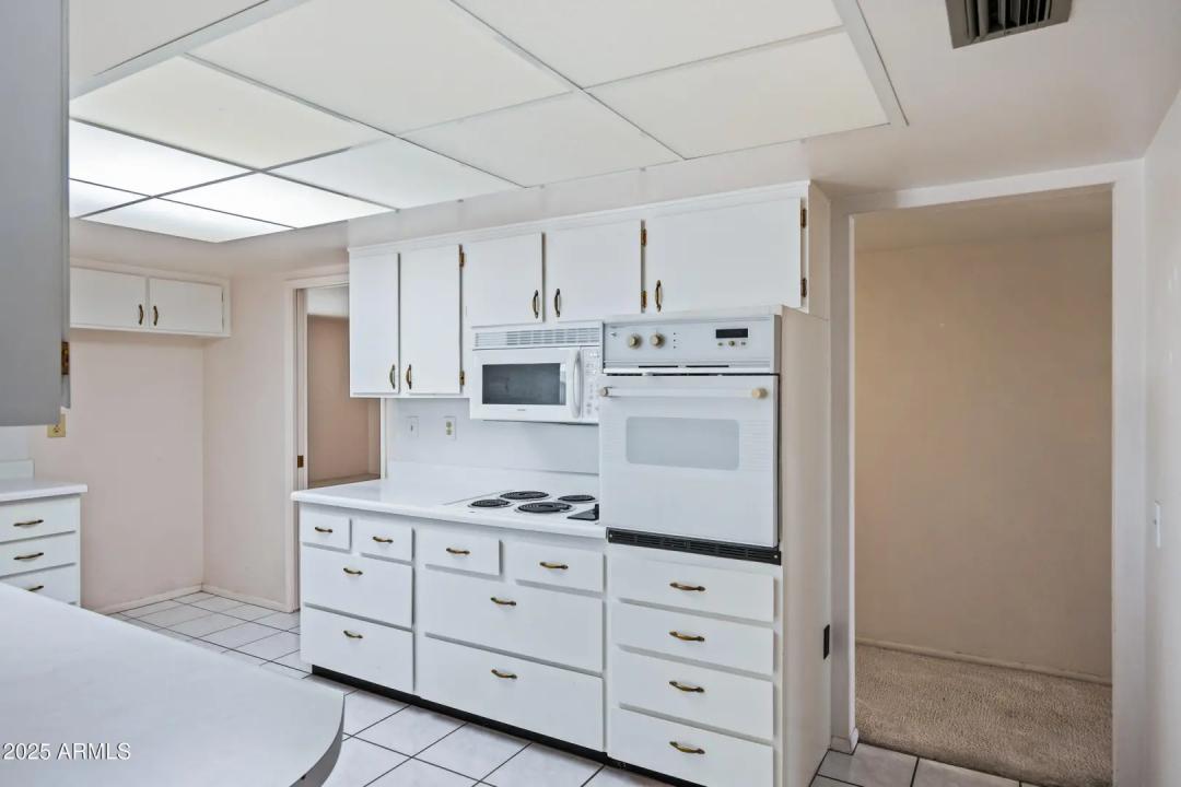 Real Estate Picture 7