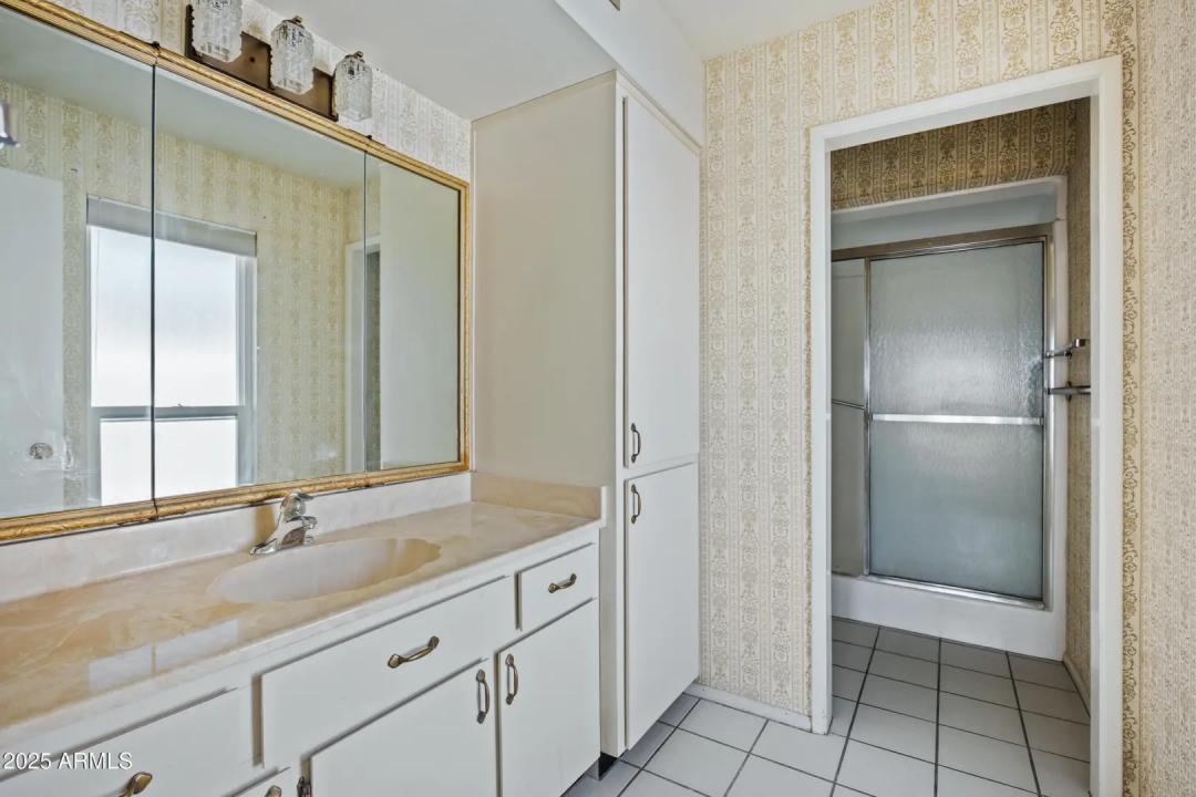 Real Estate Picture 14