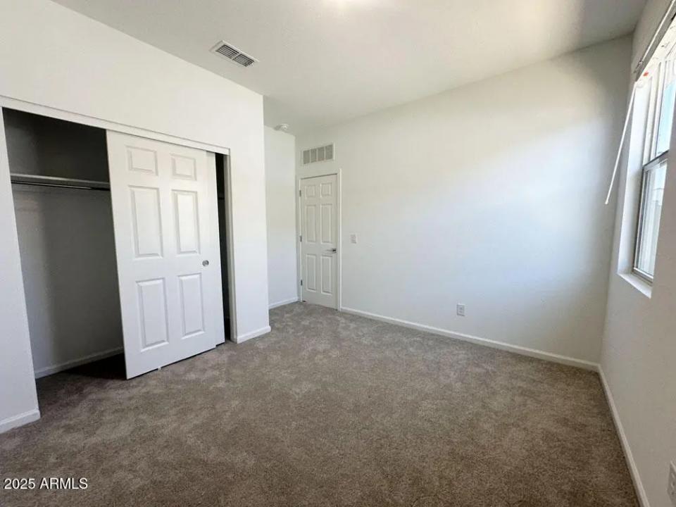 Real Estate Picture 9