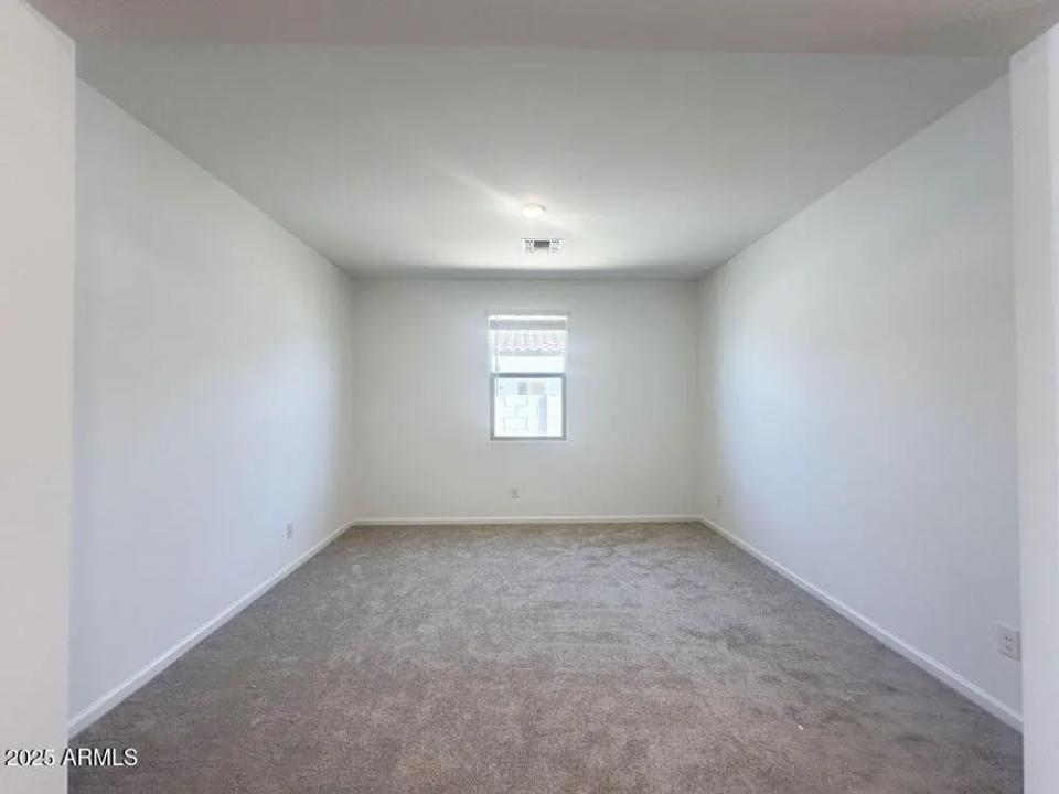 Real Estate Picture 10