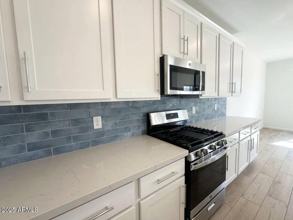 Real Estate Picture 20