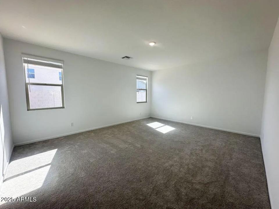 Real Estate Picture 32