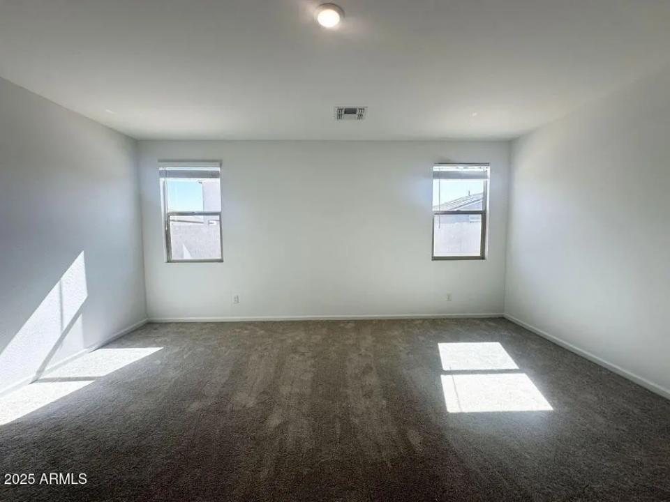 Real Estate Picture 37